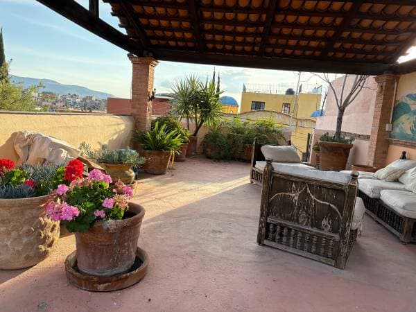 San Miguel de Allende walk to Centro/Parroquia $190K USD or lease - Image 2