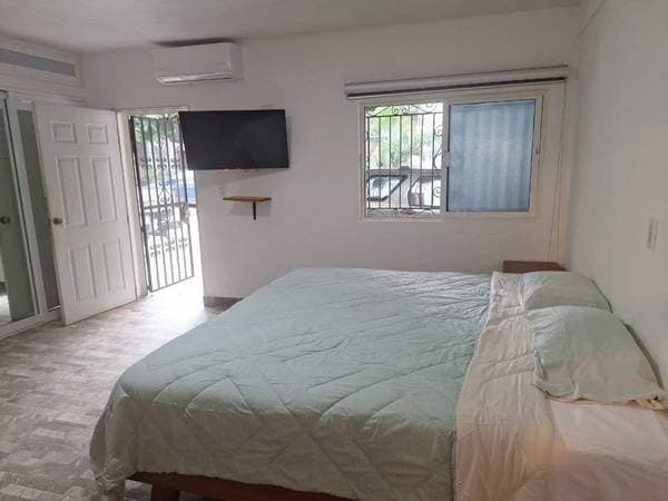 GROUND LEVEL!!!! studio 1 bath in the romantic zone - Image 4