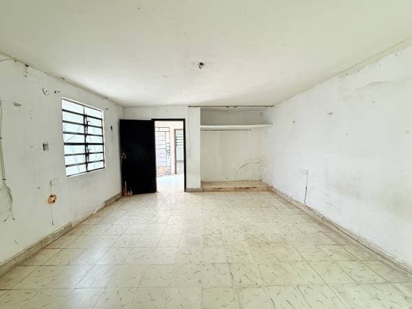 Casa en Venta para Remodelar en Centro Historico en Merida Yucatan - Image 4