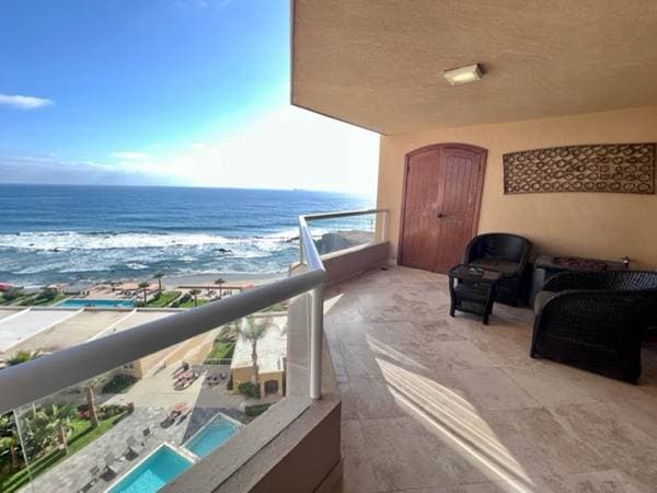 2 Week FREE MOVE IN SPECIAL Spacious Beach Condo- La Jolla Real Resort
