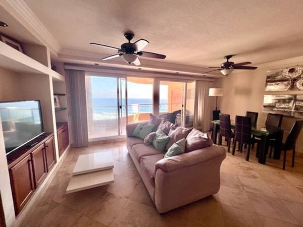 2 Week FREE MOVE IN SPECIAL Spacious Beach Condo- La Jolla Real Resort - Image 5