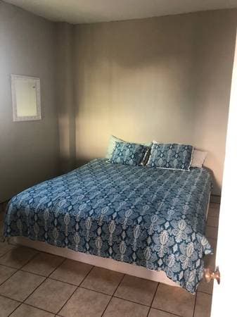 Gated Ocean & Mountain View Flat W/Garage - Image 4