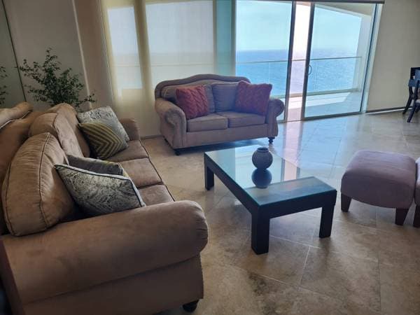 Las Olas Grand Ocean Front Beauty - Image 3