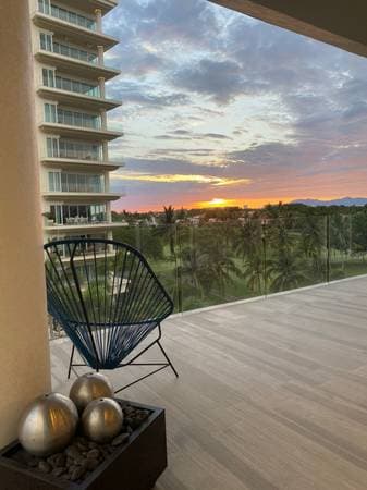 1 bed 1 bath luxury condo in Romantic Zone - Image 4