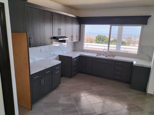 Large 2 Bedroom Apartment For Rent With Private Parking