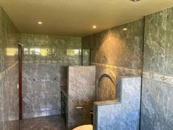 Gated Guarded Community 24/7 Security By The Beach - Image 4