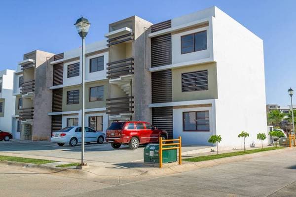 For Rent, Furnished Apartment 2 Bedrooms.