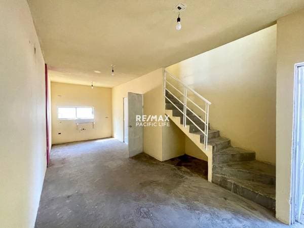 House For Sale In Santa Fe - Image 2