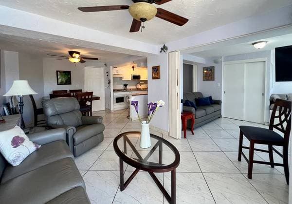 Condo Facing the Beach - Image 2