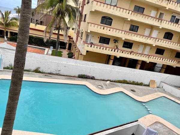 Test furnished apartment for rent Oceanview 2 swimming pools Cerritos - Image 2