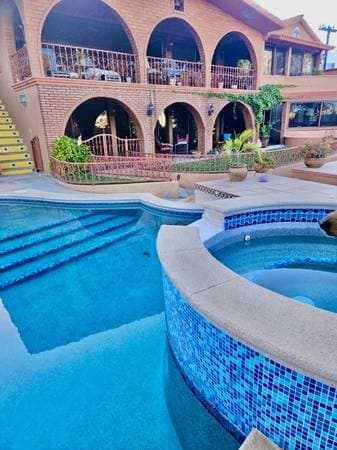 Unique Apartment - Walk To Marina