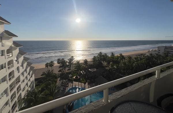 Sabalo Cerritos Condo Facing the Sea - Image 2