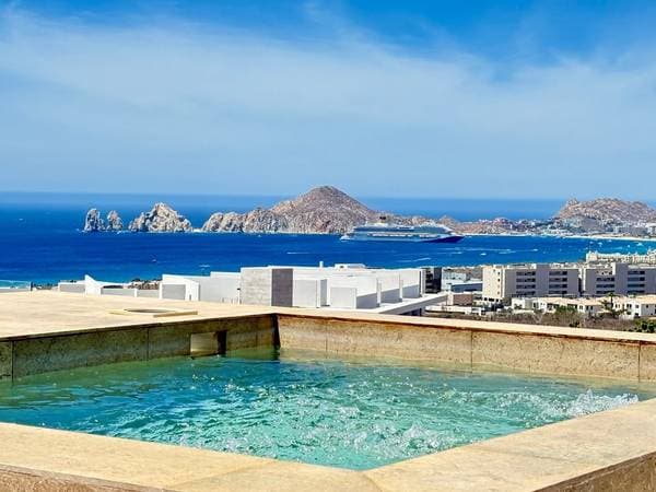 😍🌊 Stylish 2BR Penthouse for Rent