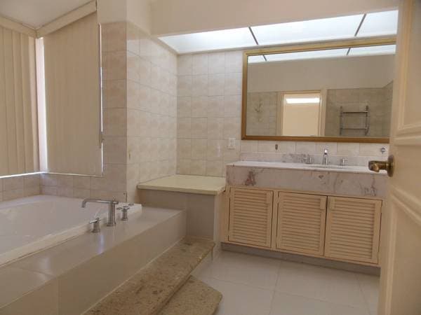 Residencia En Renta - Image 5