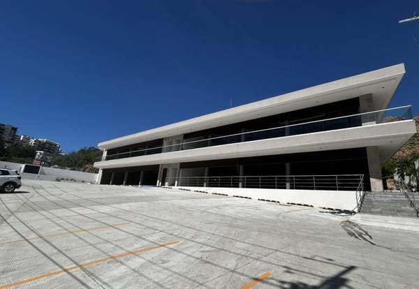 *+*Commercial Premises For Rent / Csl