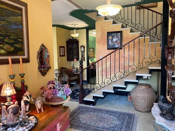 Impressive Artistic House on Angel Flores - Image 3