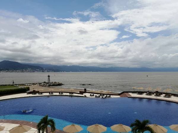 Luxury beachfront apartment. - Image 5