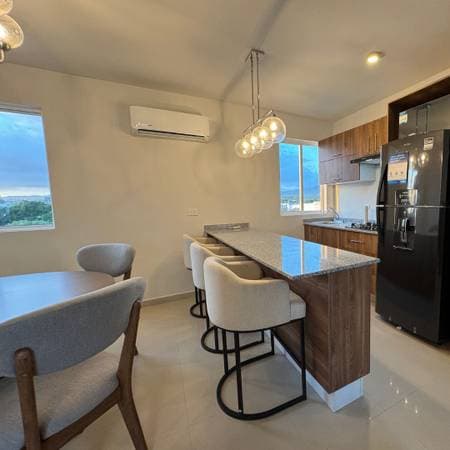 1-Bedroom Penthouse for Long-Term Rent - Image 5