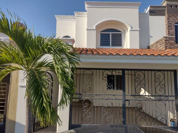 Well located home in Real del Valle. Coto 8.