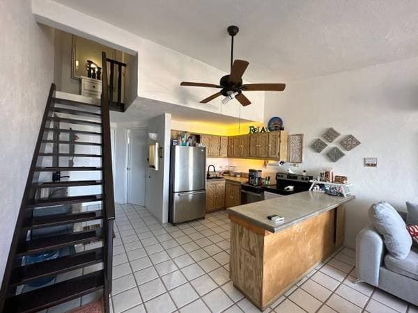 Penthouse 2 bed, 2 bath, 2 levels - Image 2