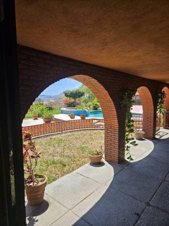 Large Beautiful Studio Apartment - Image 5