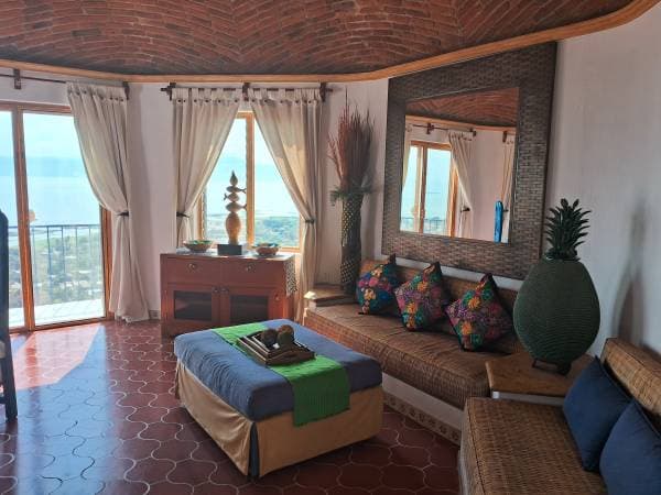 Upper Chula Vista House with View For Rent