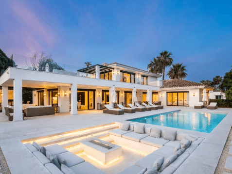 4 Bedroom Detached House in Centro2