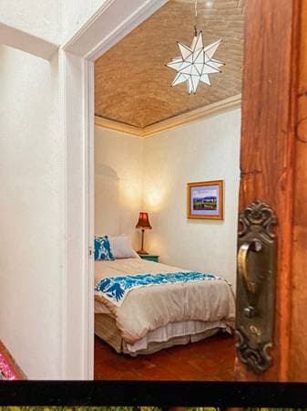 Rental-Beautiful, just renovated 2 BR/2 BA sunny apartment - Image 4