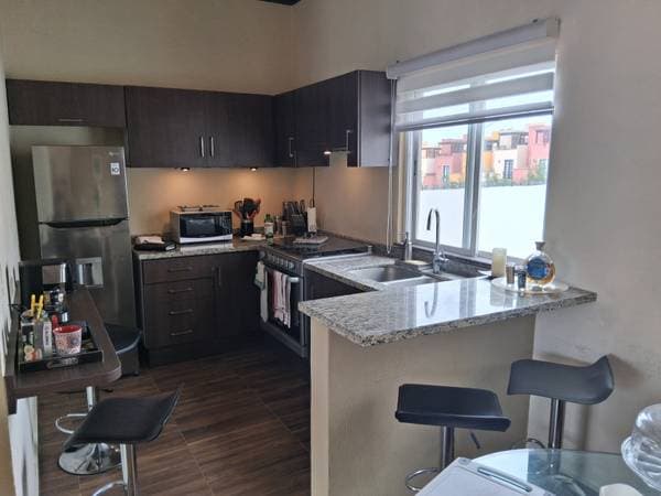 1 BD + Office - Lots of Natural Light FULLY FURNISHED - Image 4