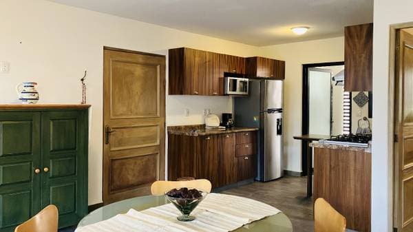 Fully furnished 3 bedroom Jem in La Escondida Condo - Image 2