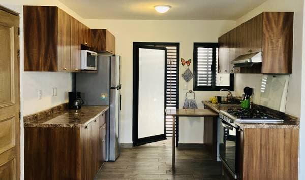 Fully furnished 3 bedroom Jem in La Escondida Condo - Image 4