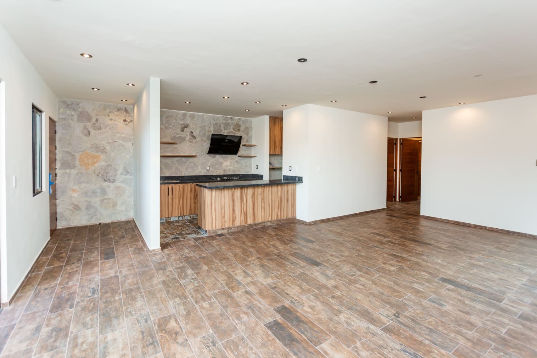 Luxury Living: Apartment with Thermal Springs + Organic River + Shuttle